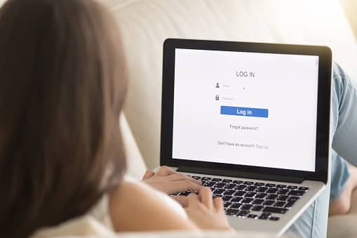 You must have heard about online job portal before. So don't miss out on some of the basic tips while finding any job online.